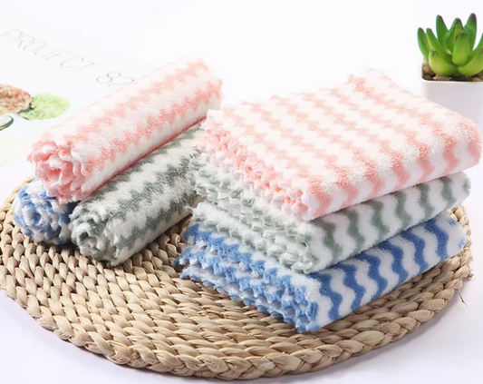 Microfiber towel for cleaning surfaces 30*30cm